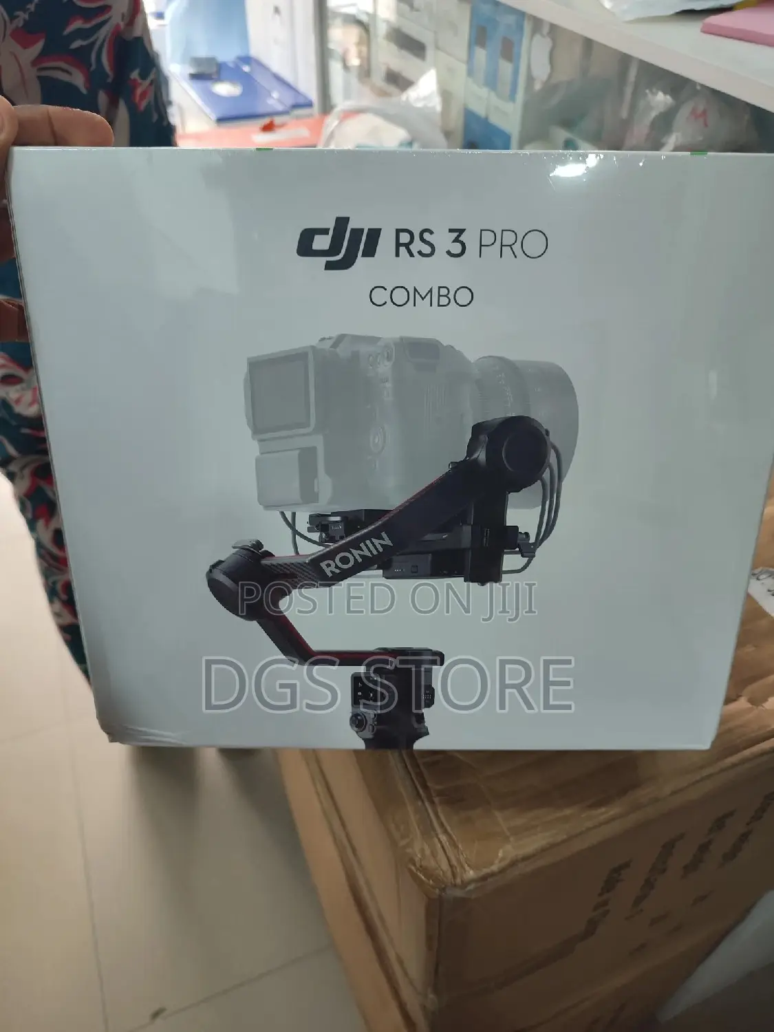 DJI RS 3 Pro Combo Gimbal Stabilizer