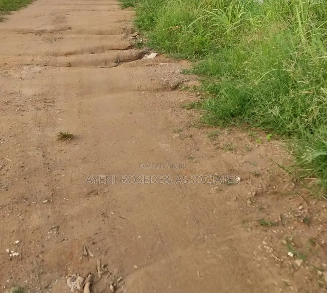 3bdrm Block of Flats in Ita Oluwo for sale