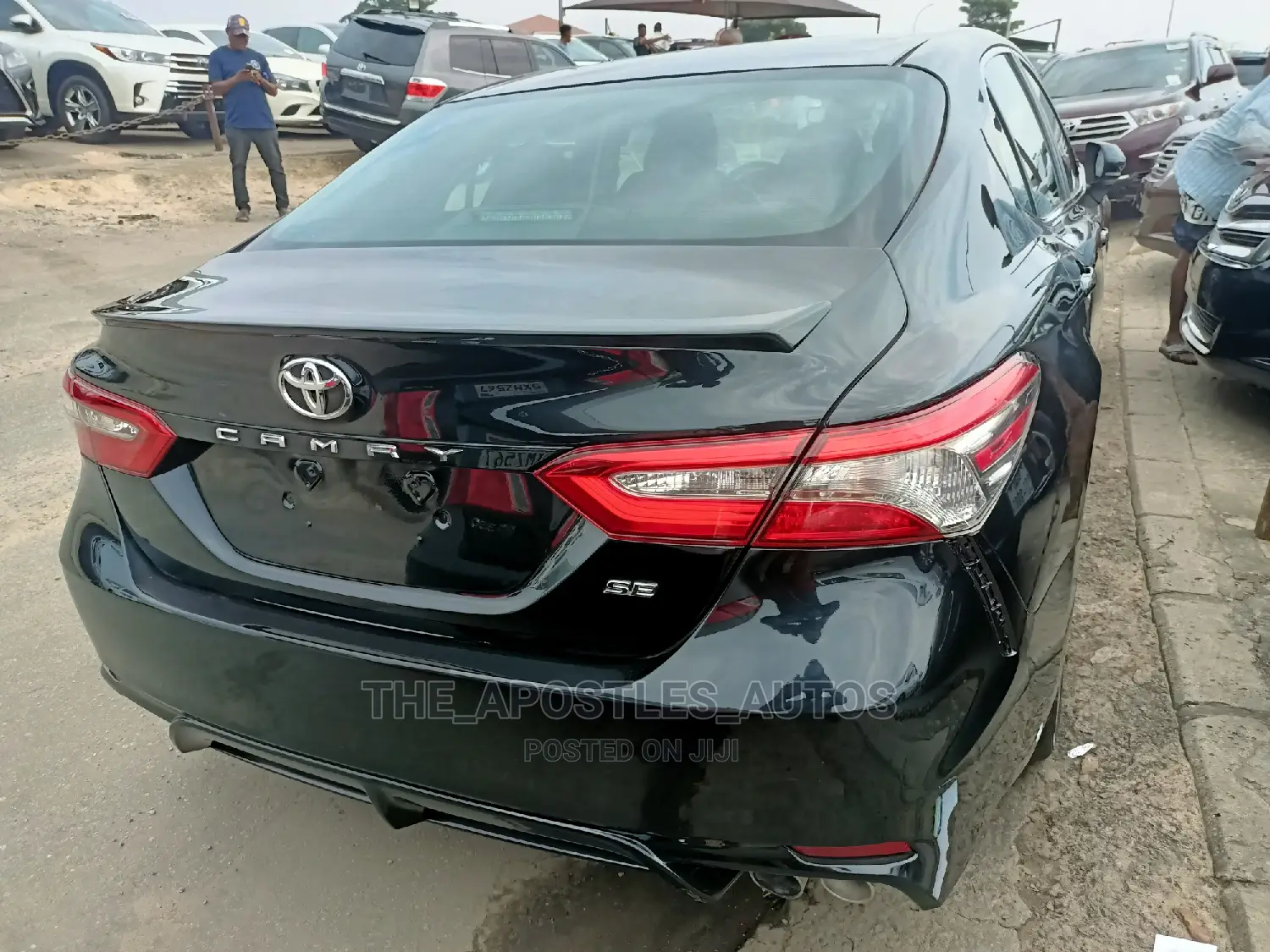 Toyota Camry SE FWD (2.5L 4cyl 8AM) 2018 Black