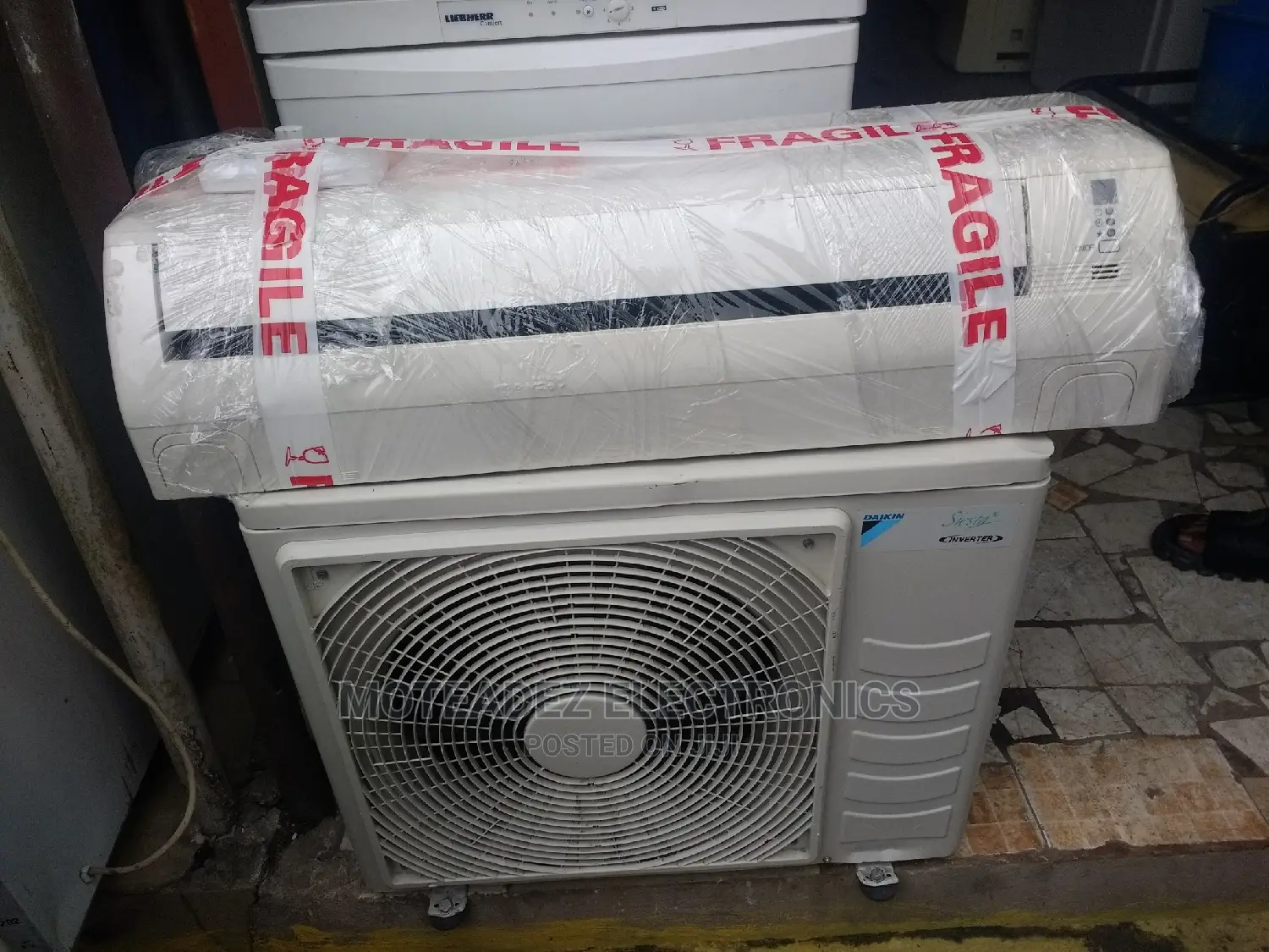 Foreign Used Daikin 1.5hp Inverter 100% Copper Condenser Ac