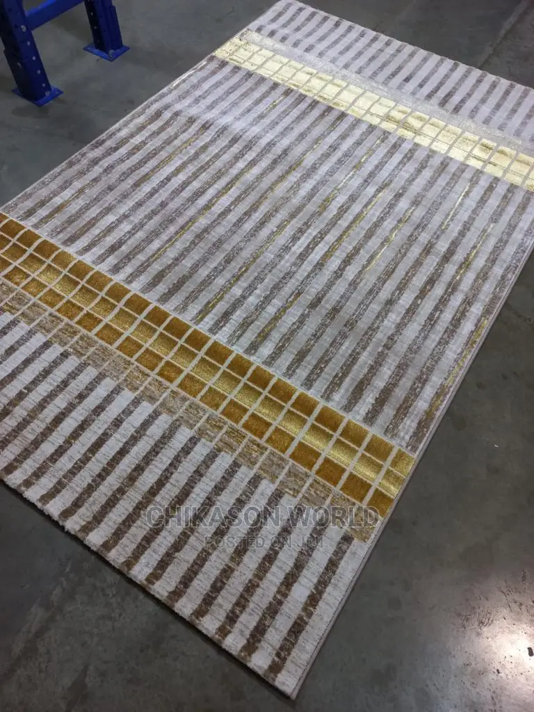 Quality Living Room Designed Super Soft Royal Center Rug.