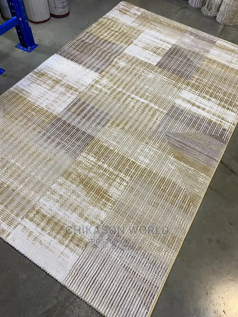Quality Living Room Designed Super Soft Royal Center Rug. 
