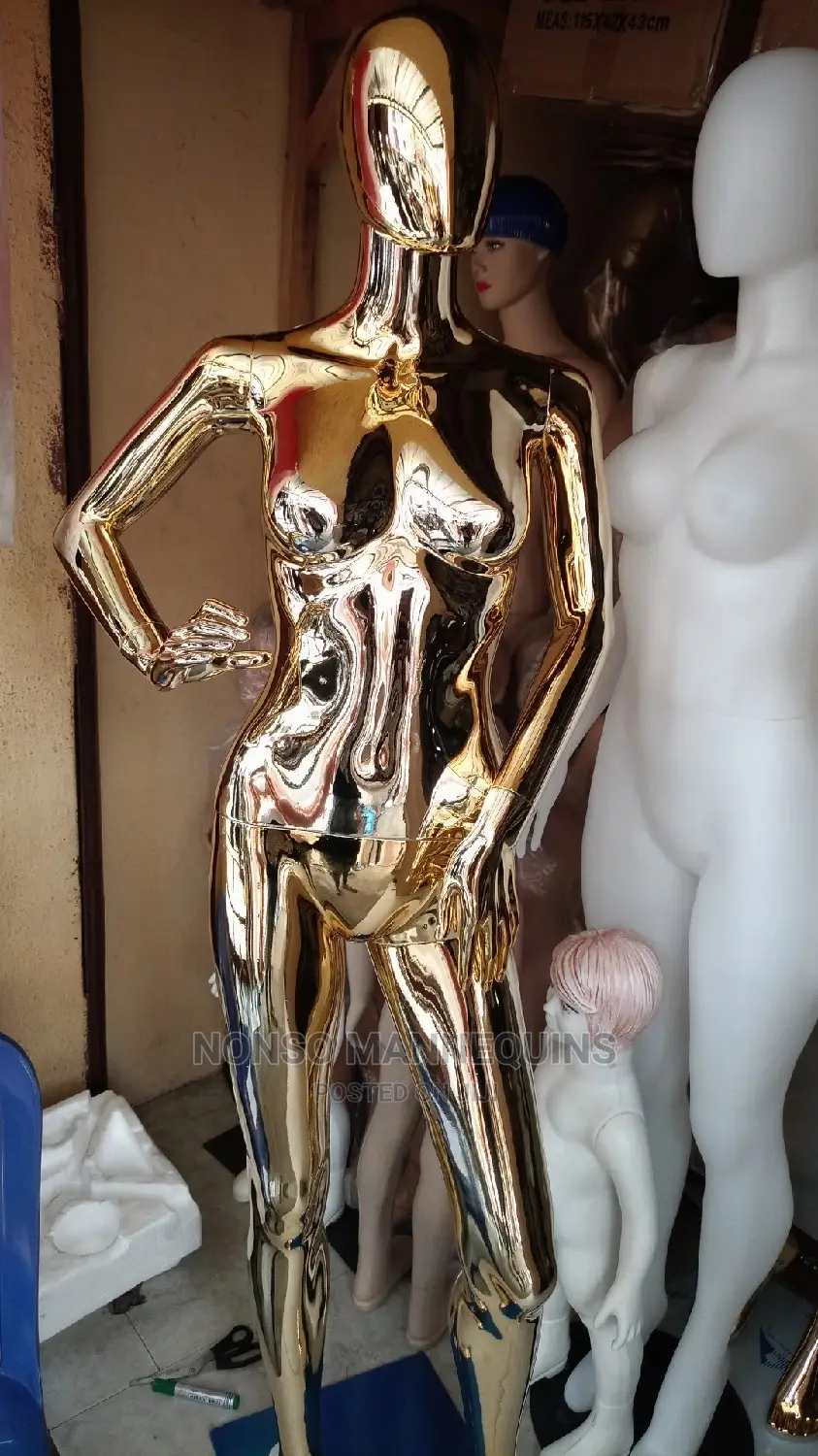 Size 8 Female Detachable Gold Chrome Display Mannequin