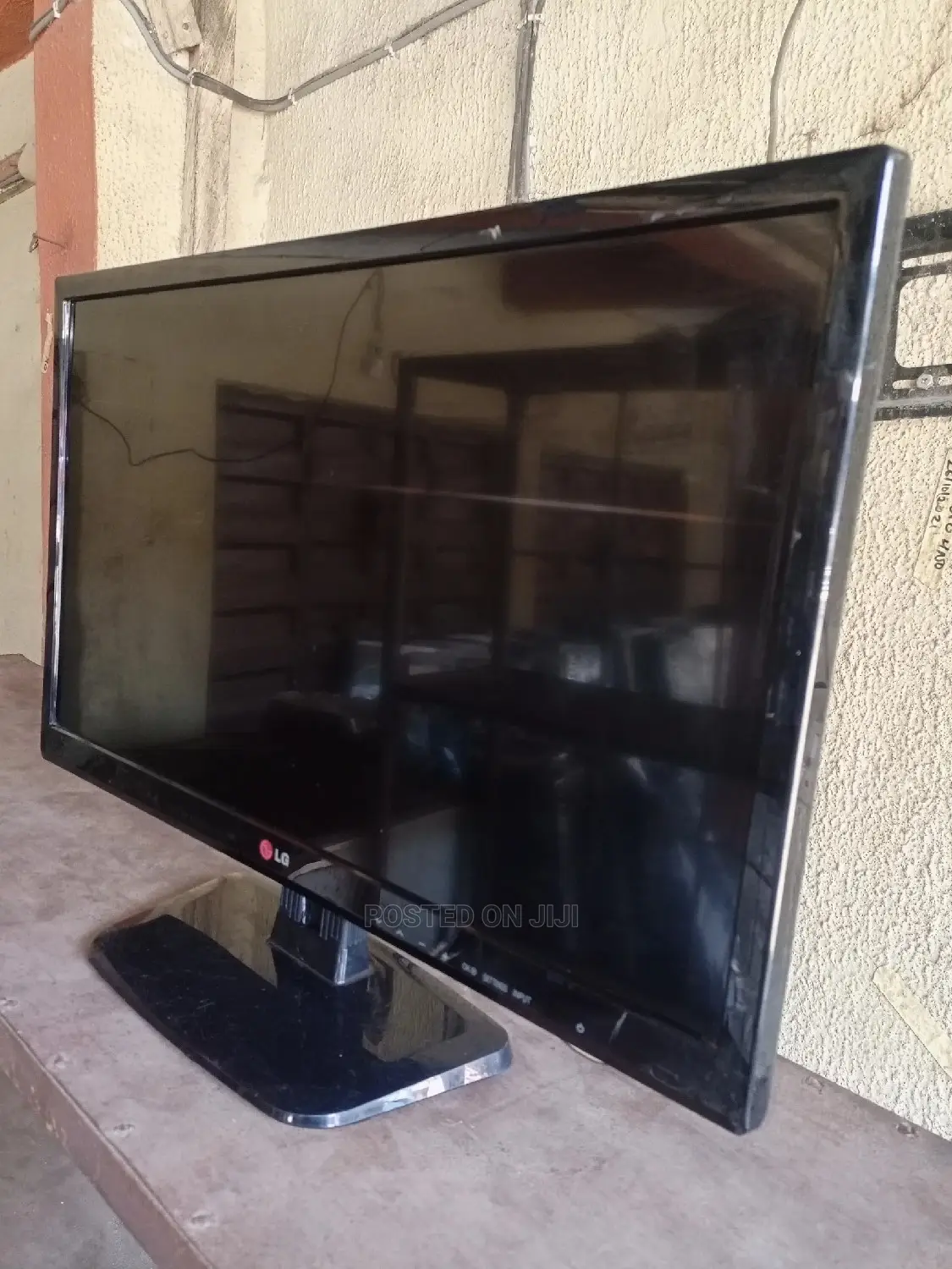 UK Used 24 Inches LG Smart TV