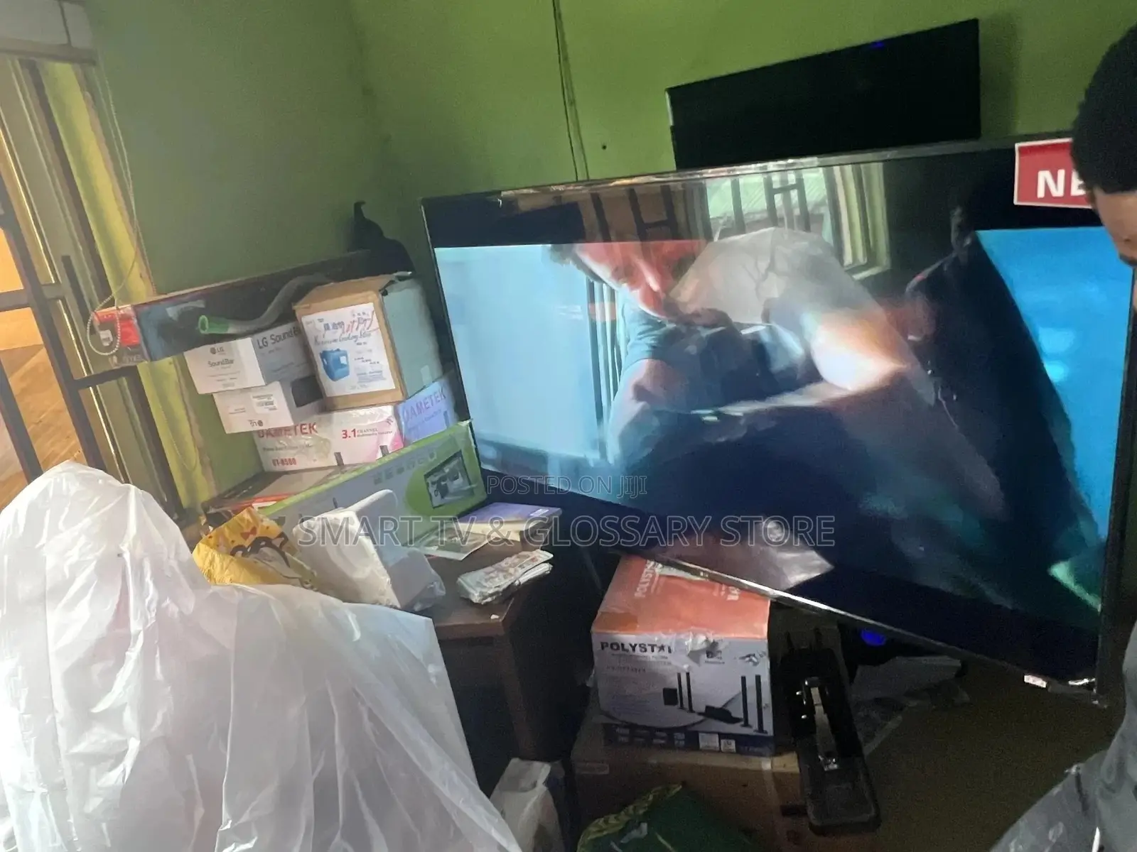 Samsung 65 Inches Uhd TV Netflix, Facebook,Youtube