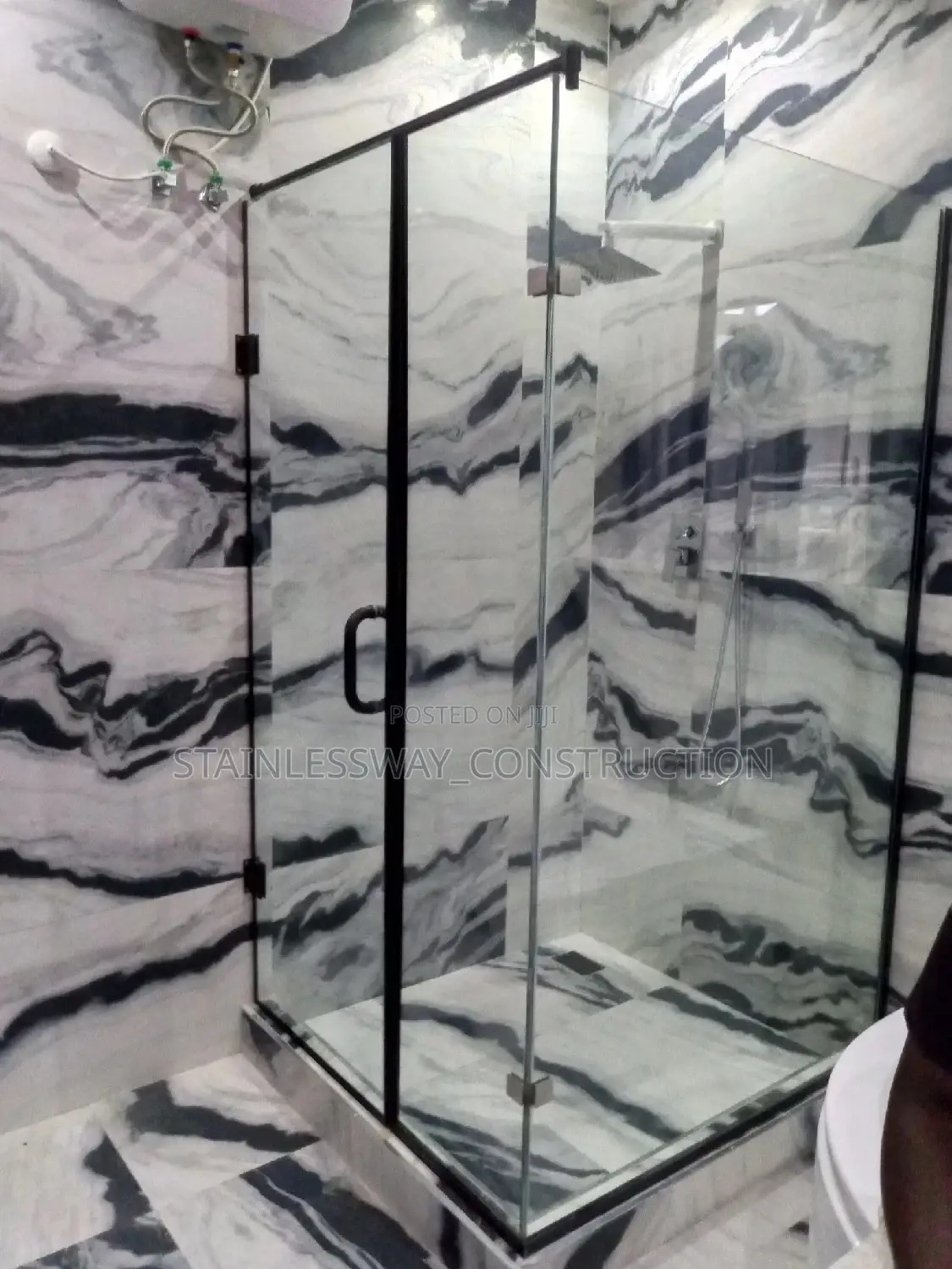 Black All Accessories Shower Cubicle With 10mm Glass