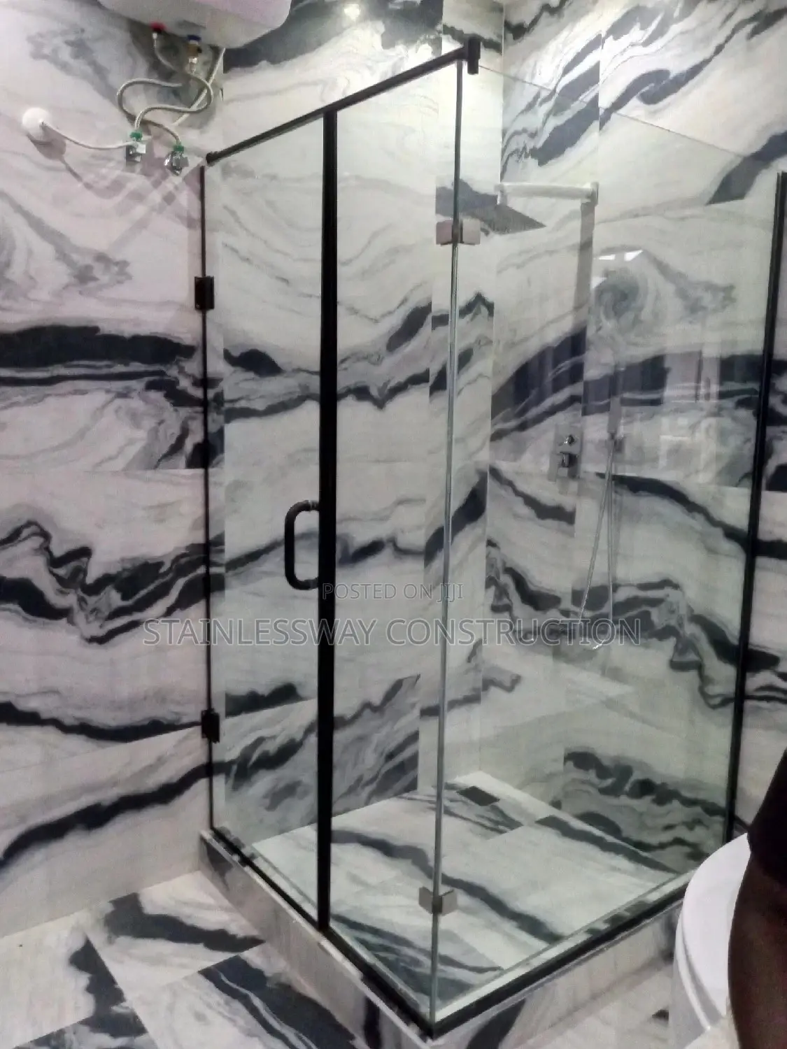 Black All Accessories Shower Cubicle With 10mm Glass