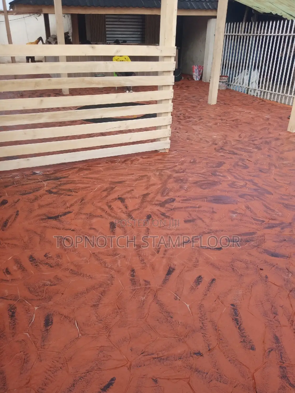 The Leading Floor Design, Doesn't Grow Grass and Glitter