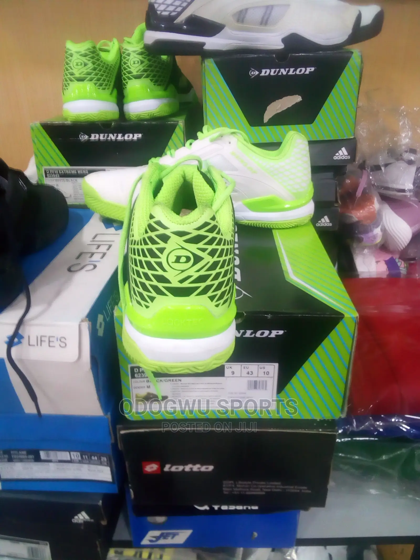 Dunlop Tennis Shoe D172