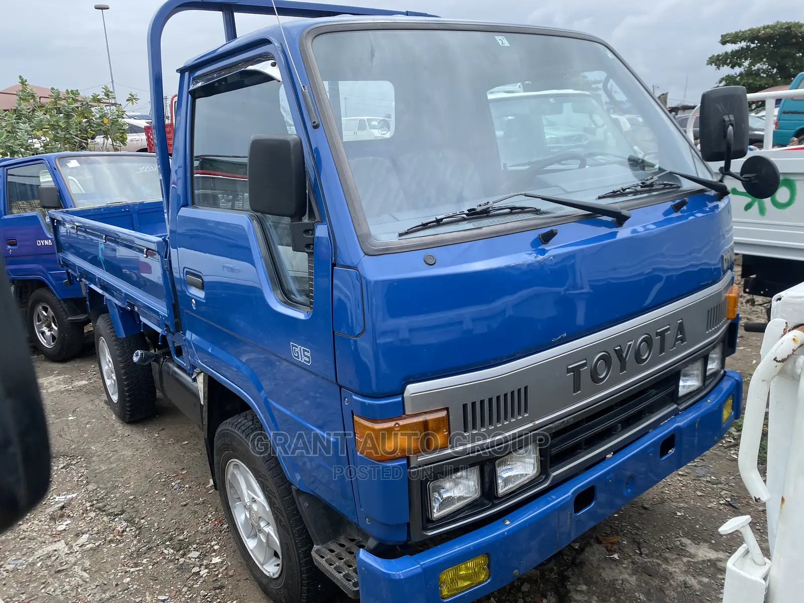 Toyota Dyna 150 Direct Hand Blue