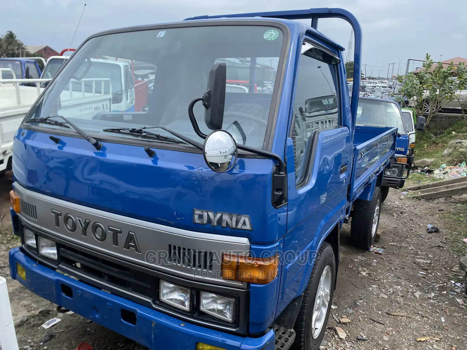 Toyota Dyna 150 Direct Hand Blue