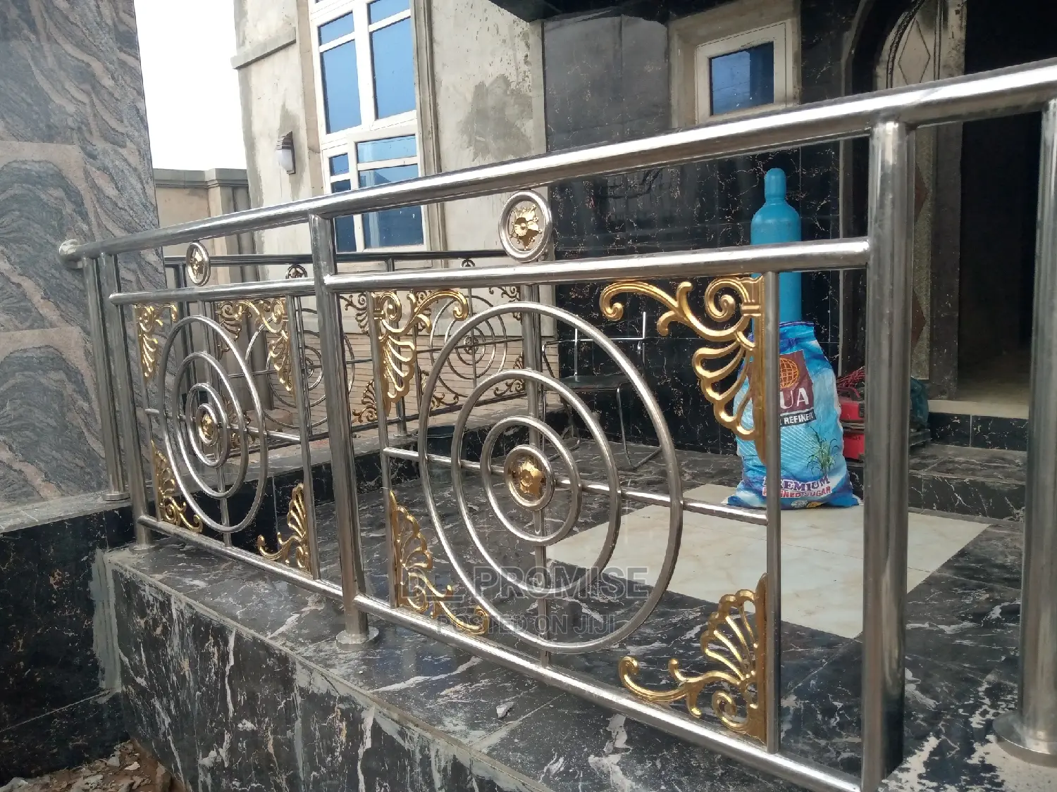 Stainless Handrailings With Circle Design
