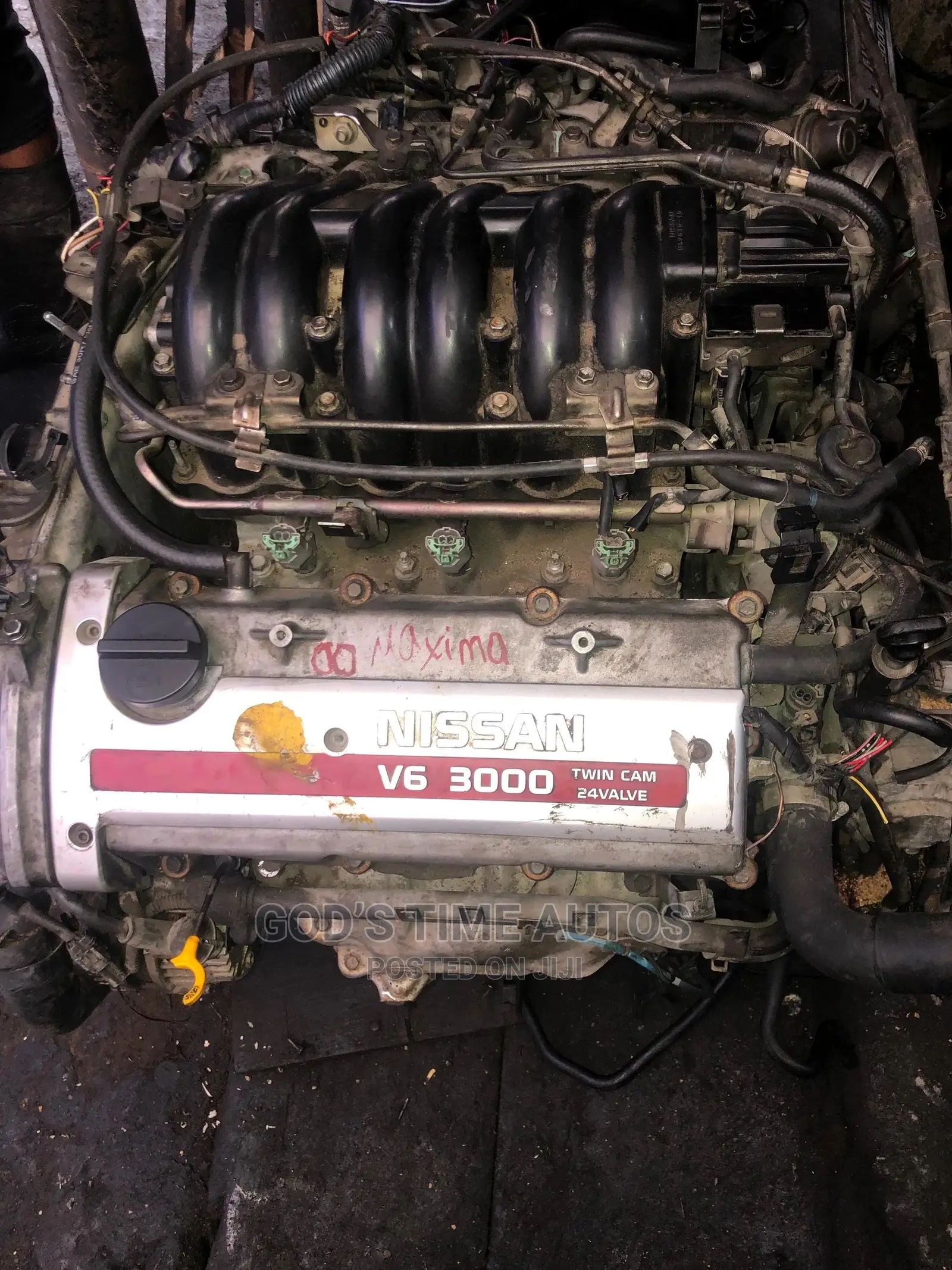 Nisssan Maxima 2000 Model Engine V6