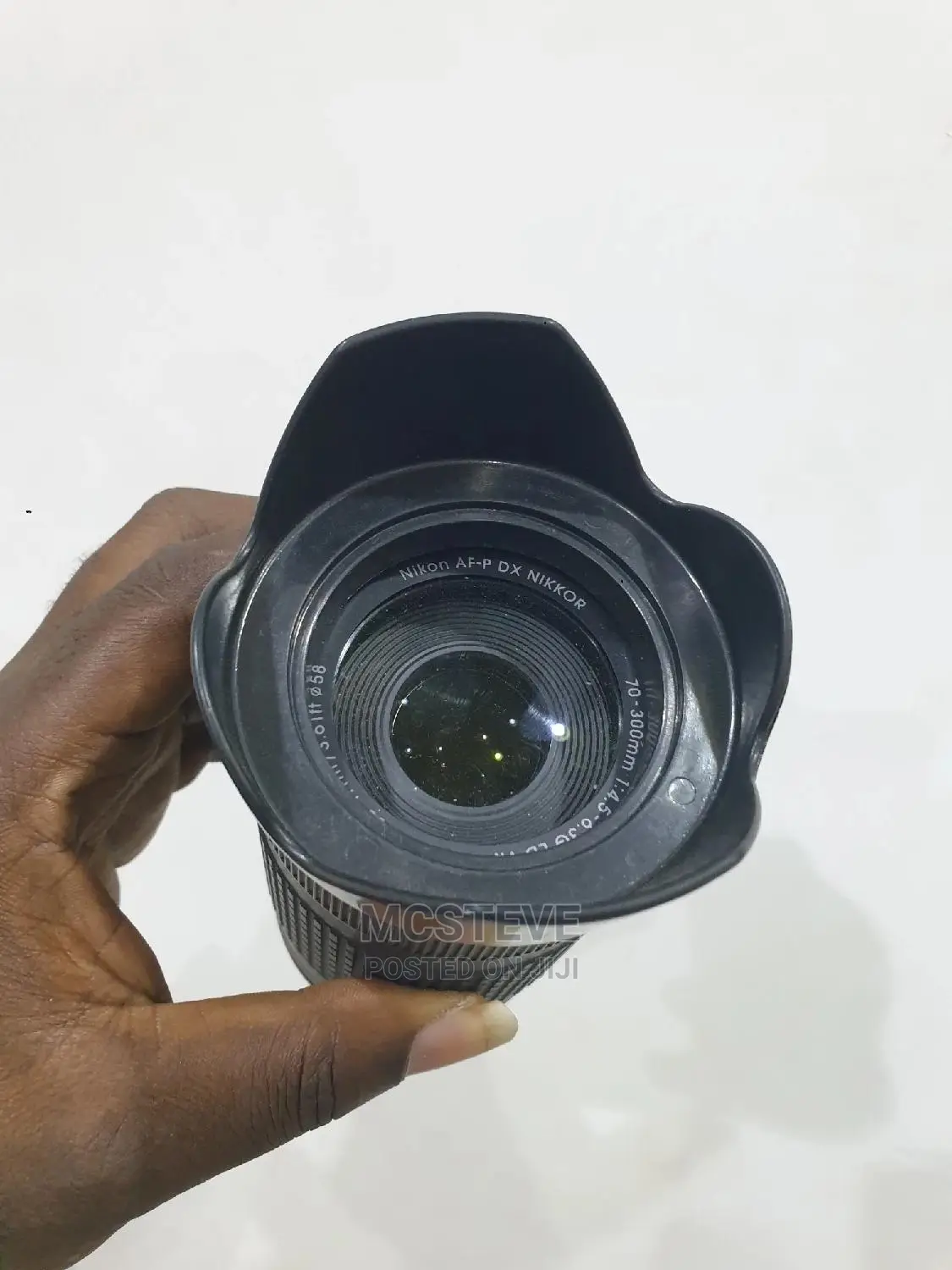 Nikon Nikkor 70 - 300MM Lens