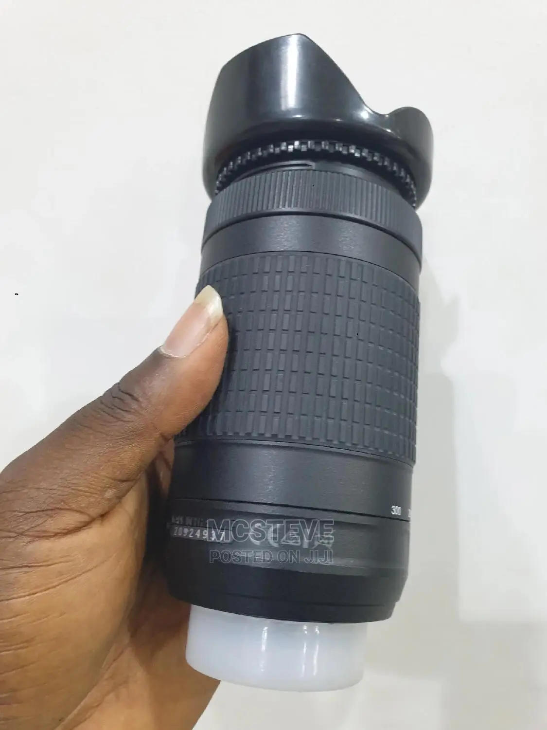 Nikon Nikkor 70 - 300MM Lens