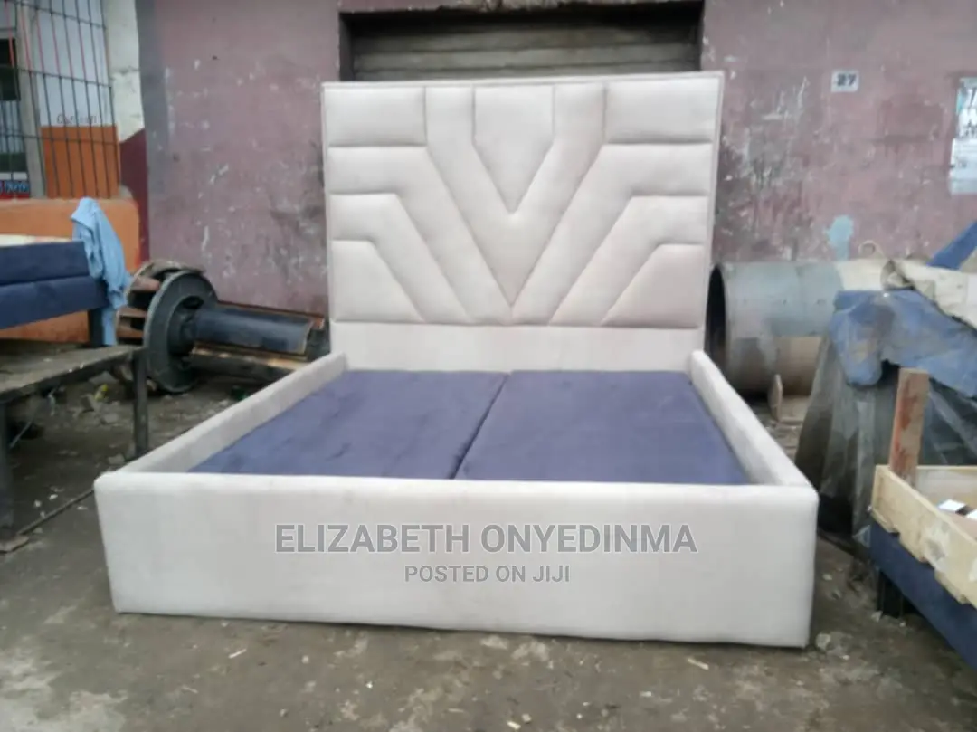 4.5*6ft Padded Bedframe