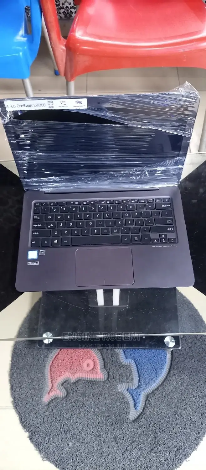 Laptop Asus UX305LA 4GB Intel Core M SSD 128GB