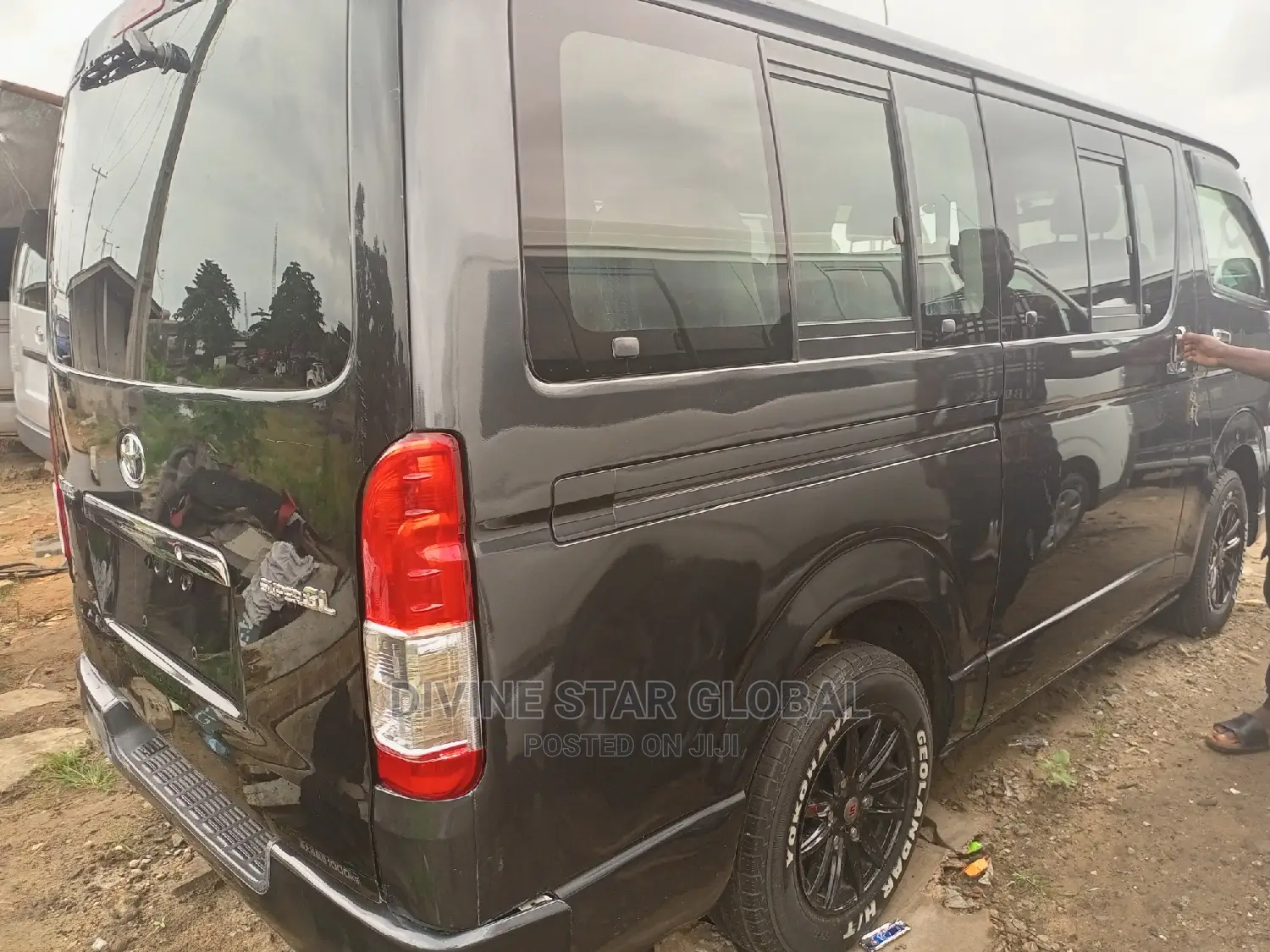 Toyota HiAce 2010 Black