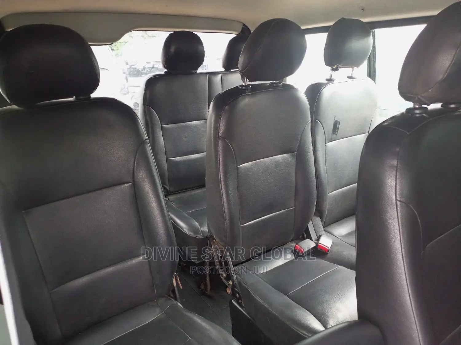 Toyota HiAce 2010 Black