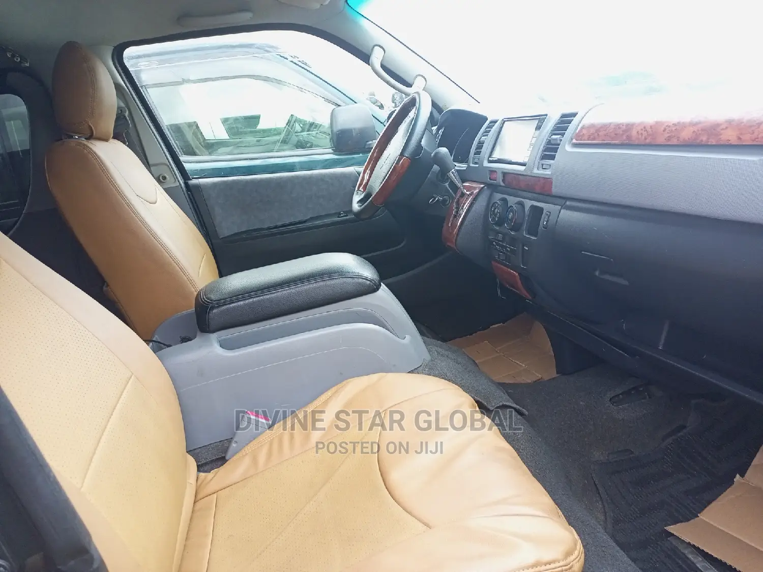 Toyota HiAce 2010 Black