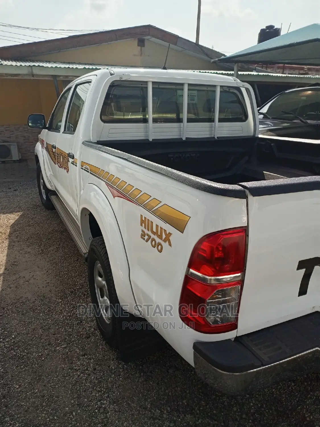 Toyota Hilux 2.5 D-4D 4X4 SRX 2012 White