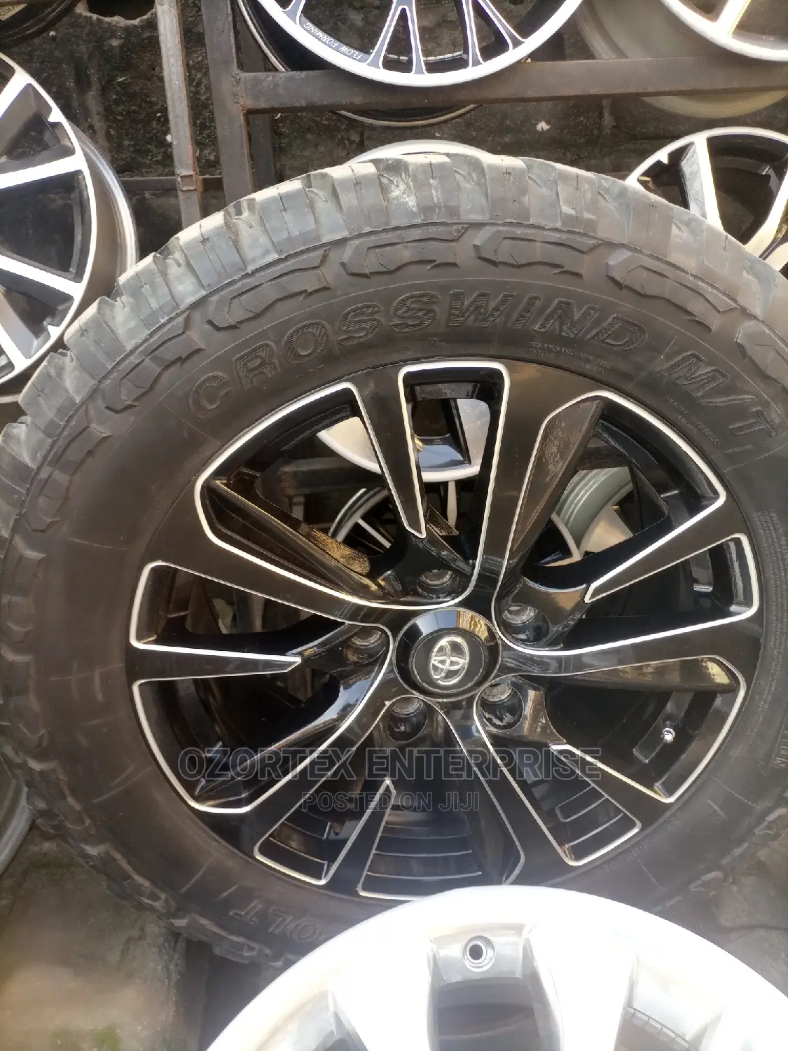 20inches for Toyota Tundra Wit Tyrez
