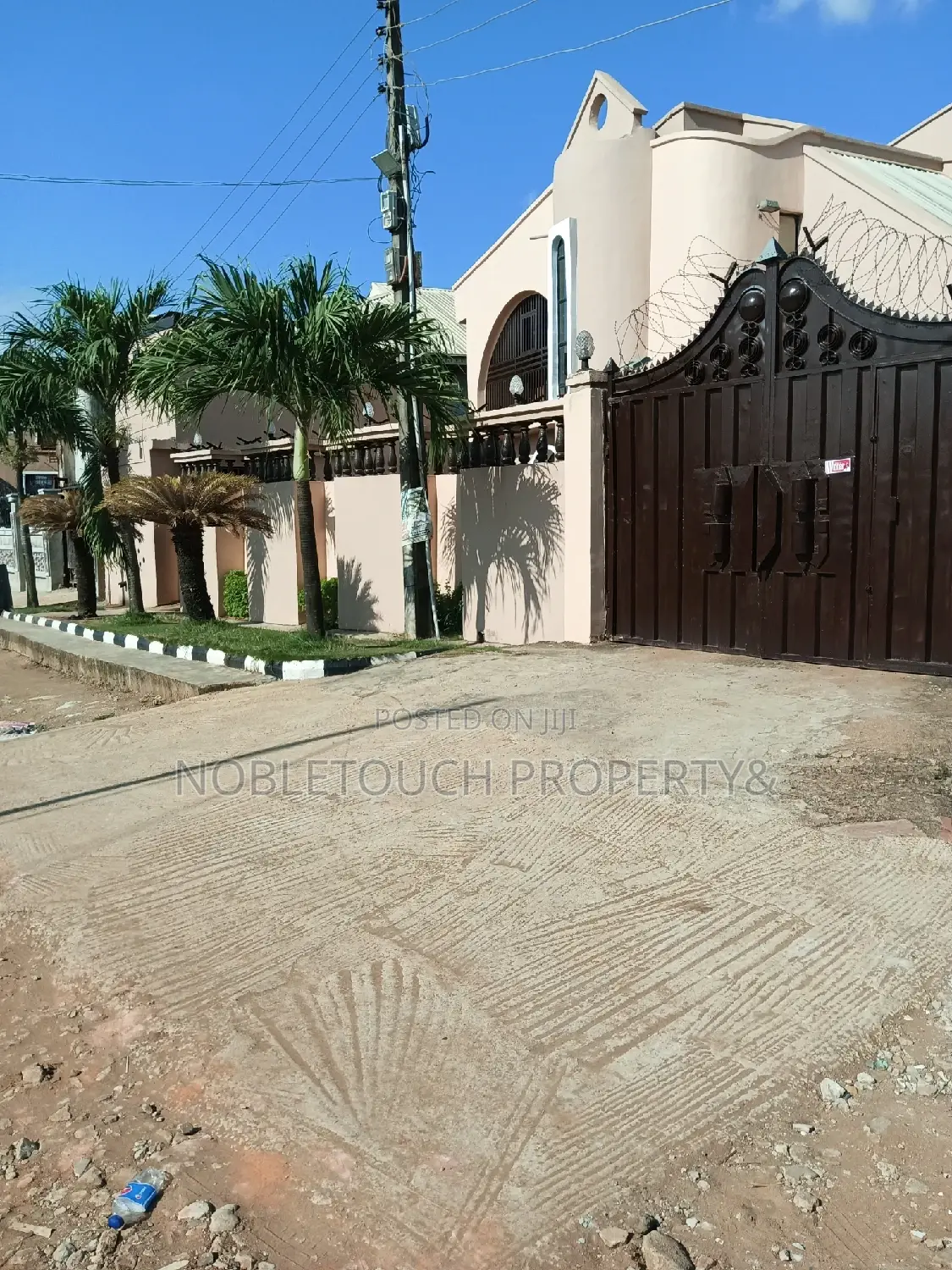 5bdrm Duplex in Governor Road Ikotun for sale
