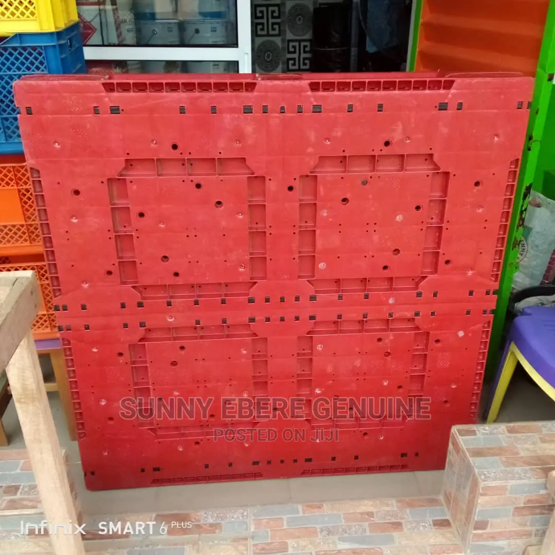 Heavy Duty Stackable Plastic Pallet 1200x1200x150mm