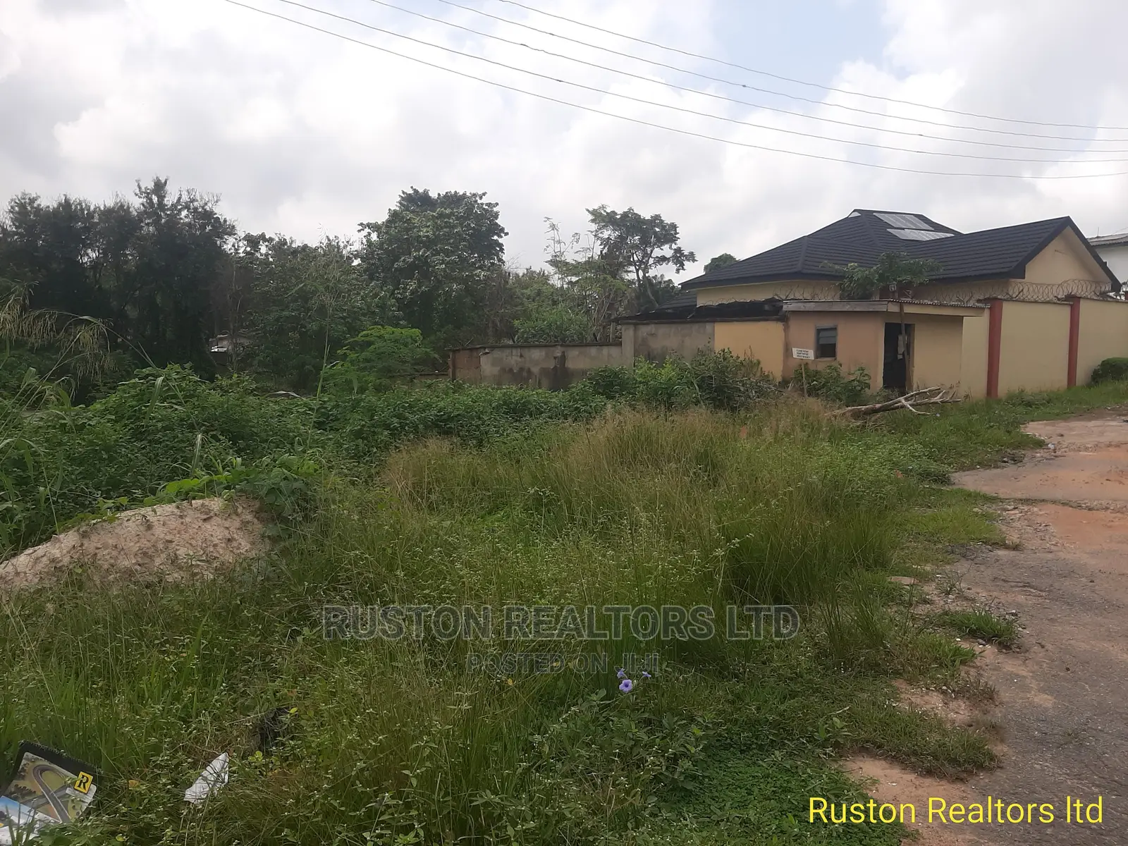 Land Measuring 3200sm on Land at Alalubosa Gra for Jv