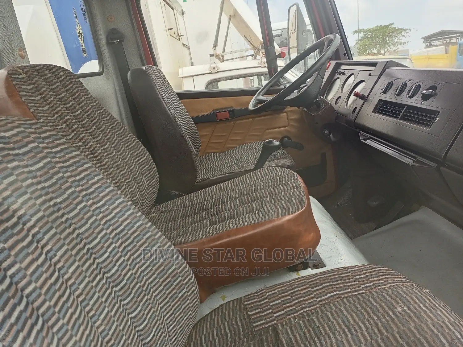 814 Mercedes Benz