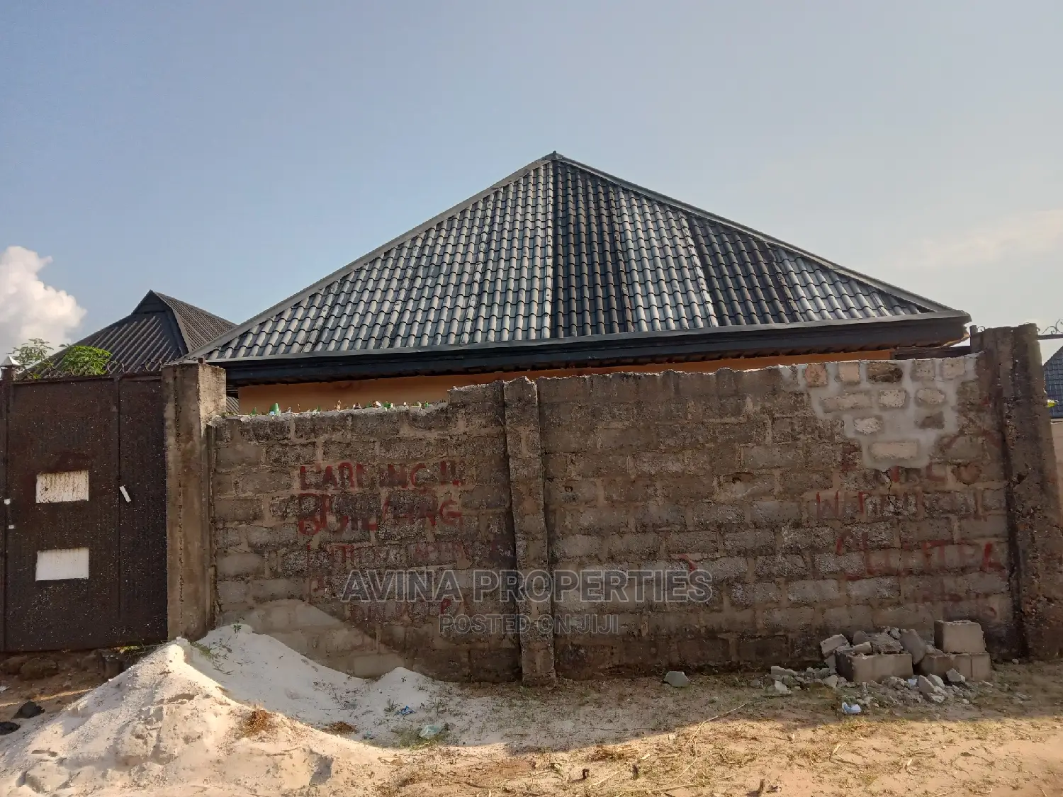 2bdrm Block of Flats in Avina Properties, Owerri for Sale