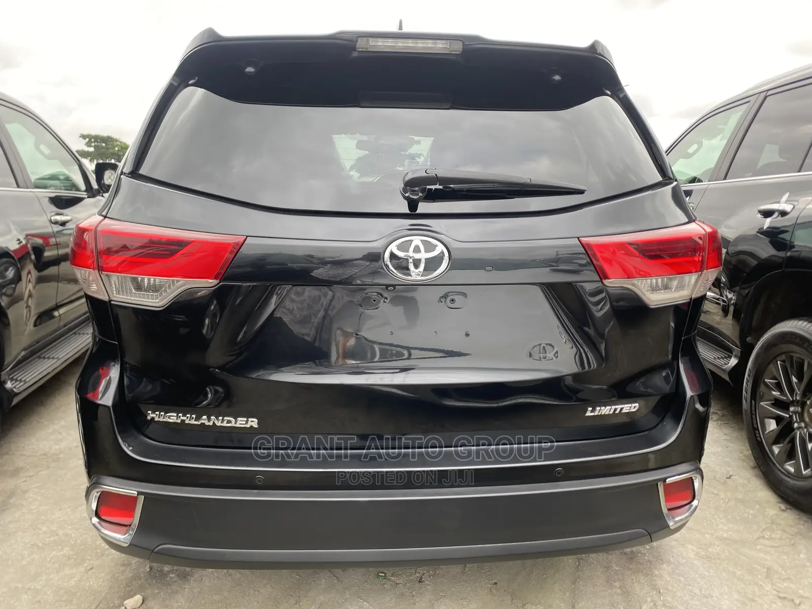 Toyota Highlander Limited Platinum 4dr SUV AWD (3.5L 6cyl 6A) 2015 Black