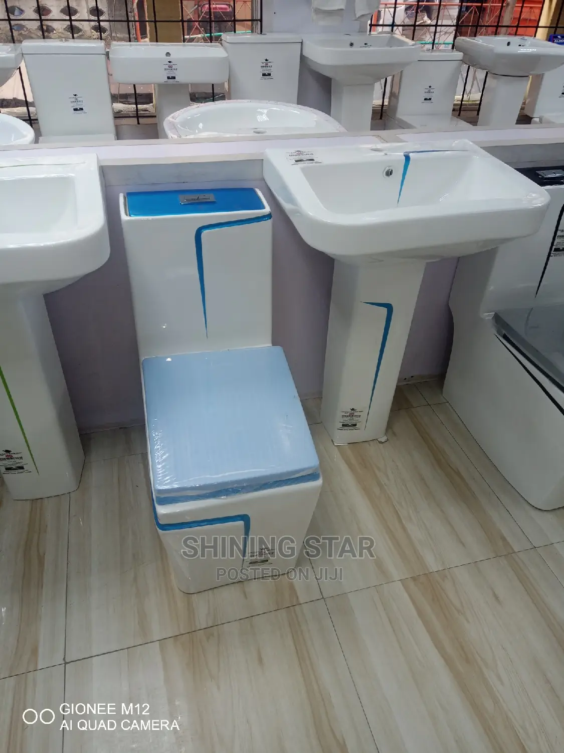 Patterned England Toilet Set