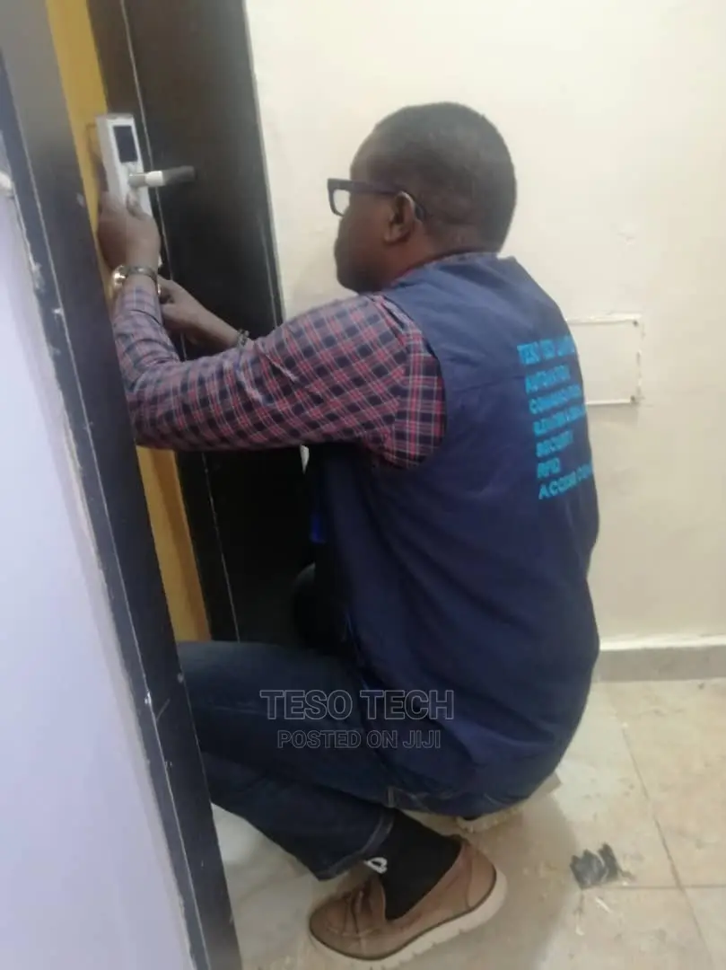 Installation Card Lock