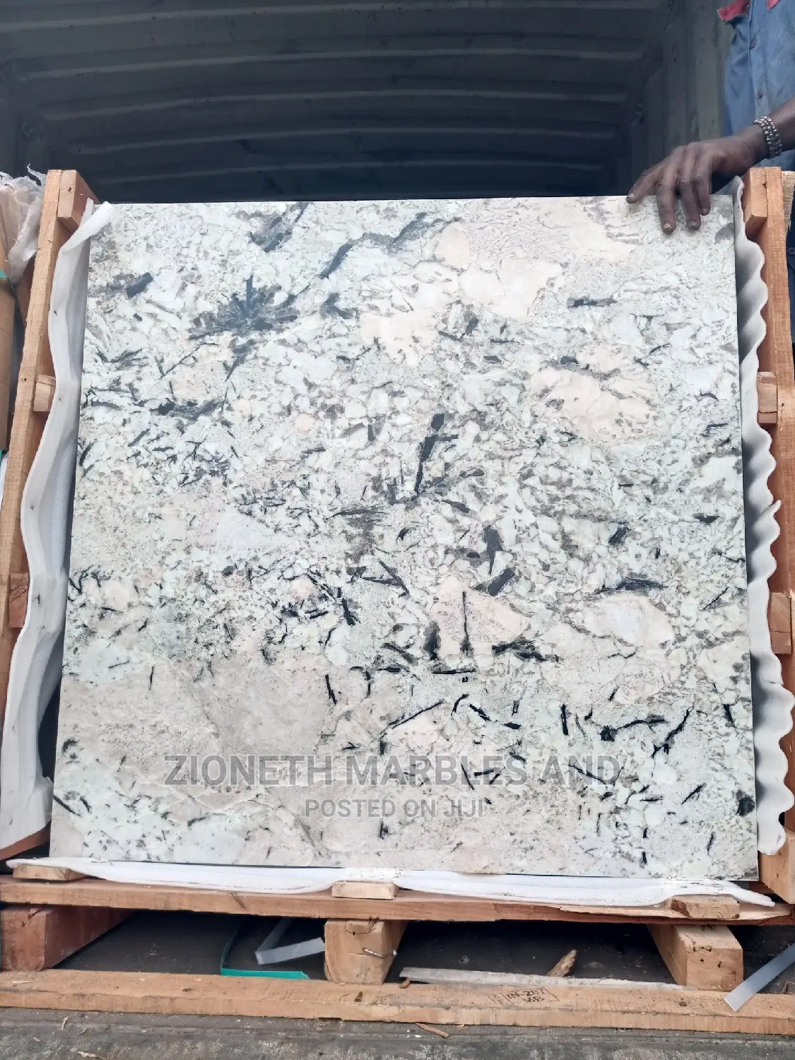Italian Flendor White Granite 90x90 Floor Tiles