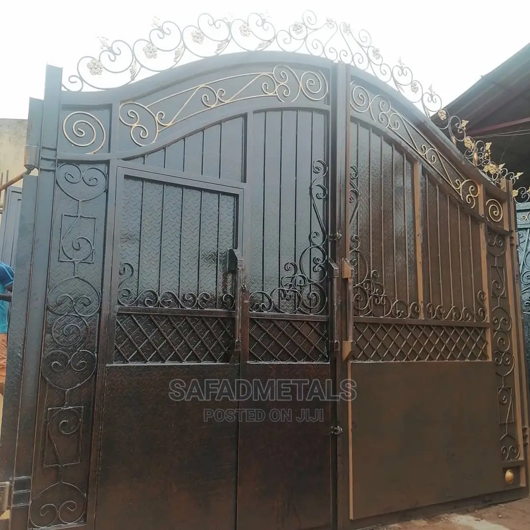 Giant Gate 12ft by 10ft