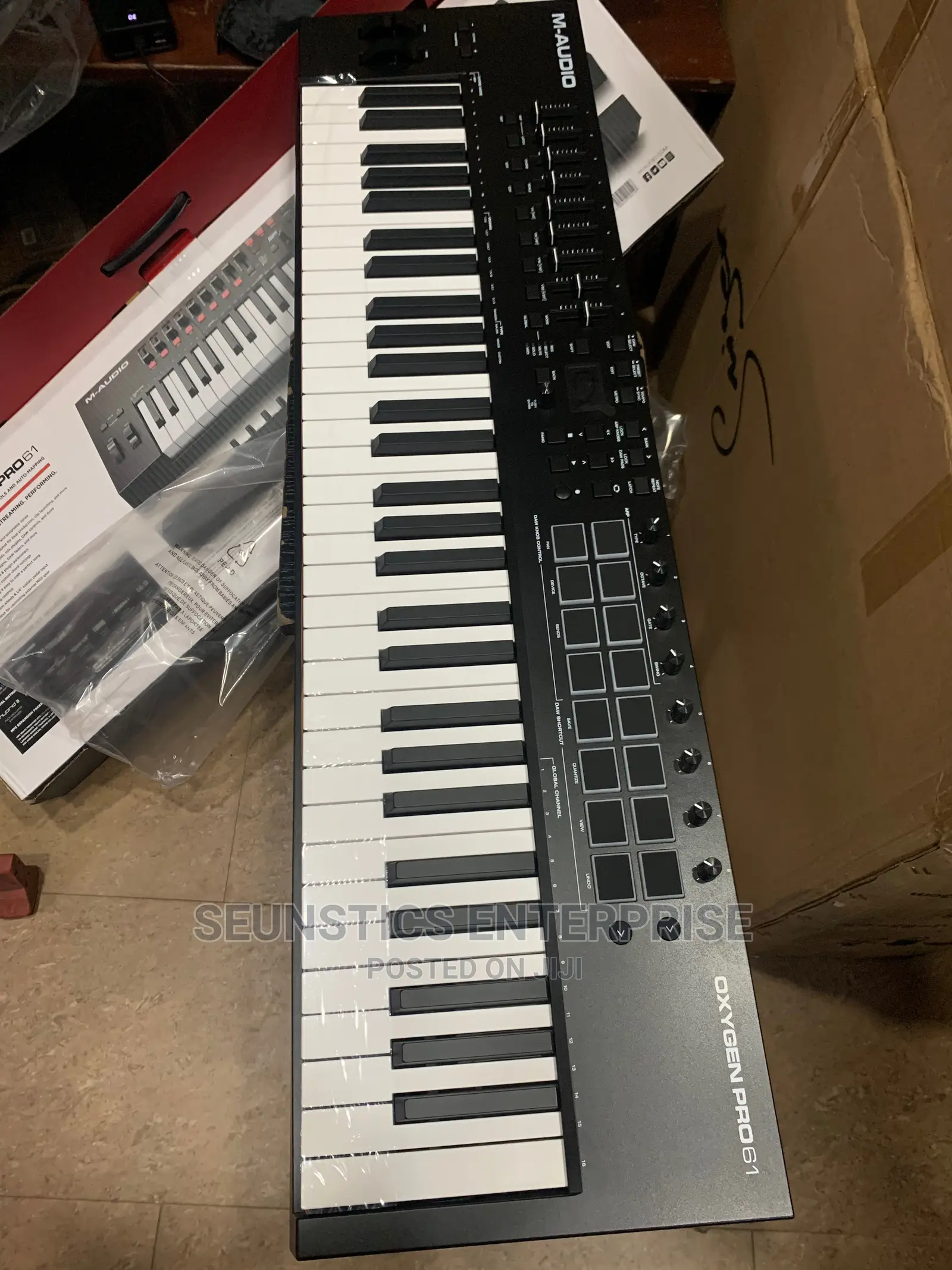 M- Audio Oxygen Pro 61 Midi Keyboard/Piano