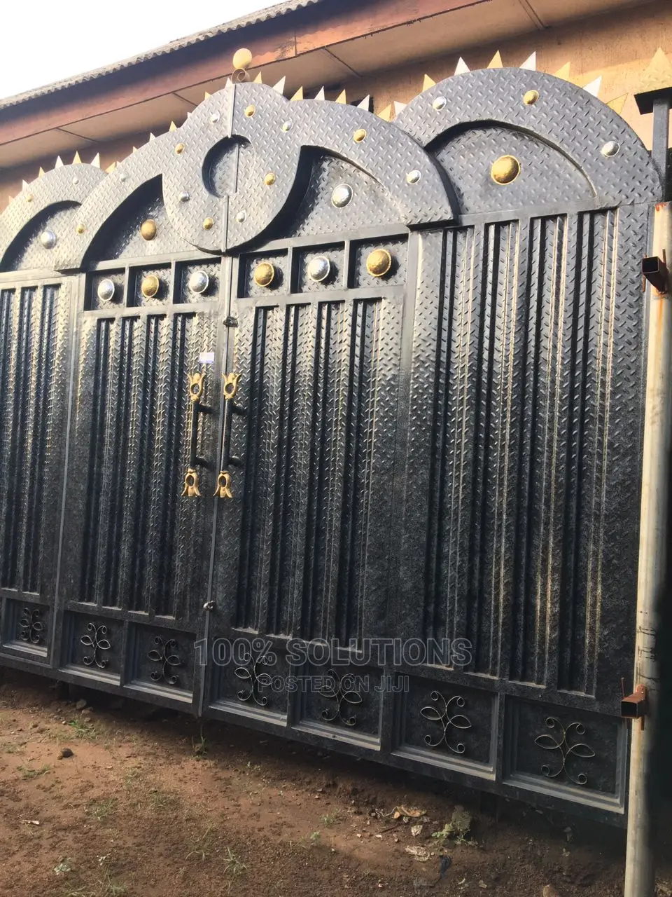 Standard Royal Iron Swing Gate for Your Home