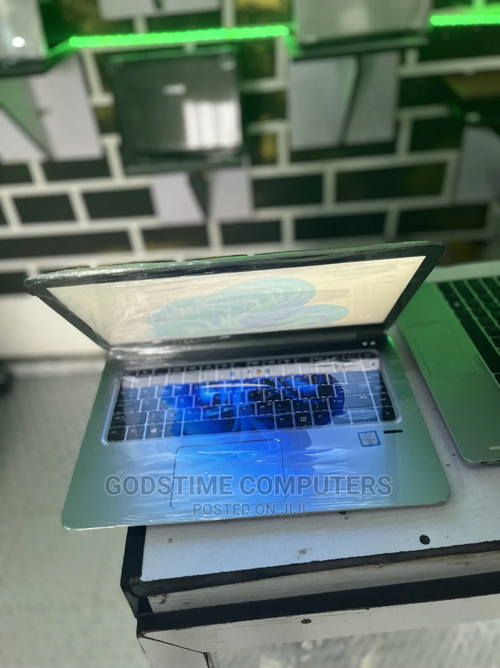 New Laptop HP EliteBook 1040 G3 8GB Intel Core I5 SSD 256GB