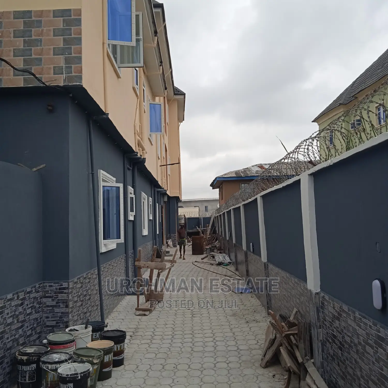 Furnished 3bdrm Apartment in Newsite Off Navy, Satellite Town for rent