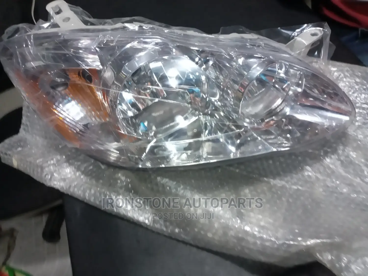 Headlamp - Toyota Corolla 2005