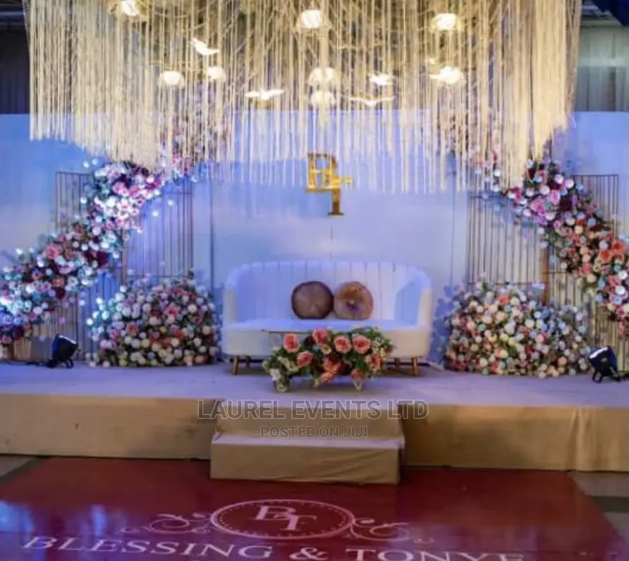 Wedding Decoration With Low Fog Traditional and White