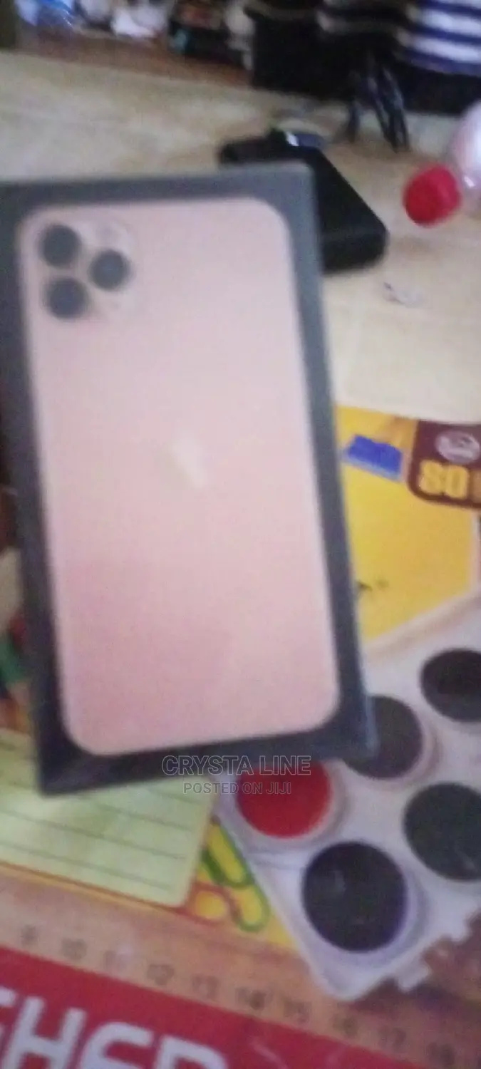 New Apple iPhone 11 Pro Max 64 GB Gold