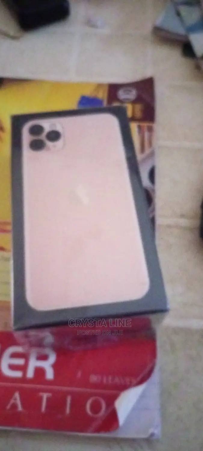 New Apple iPhone 11 Pro Max 64 GB Gold