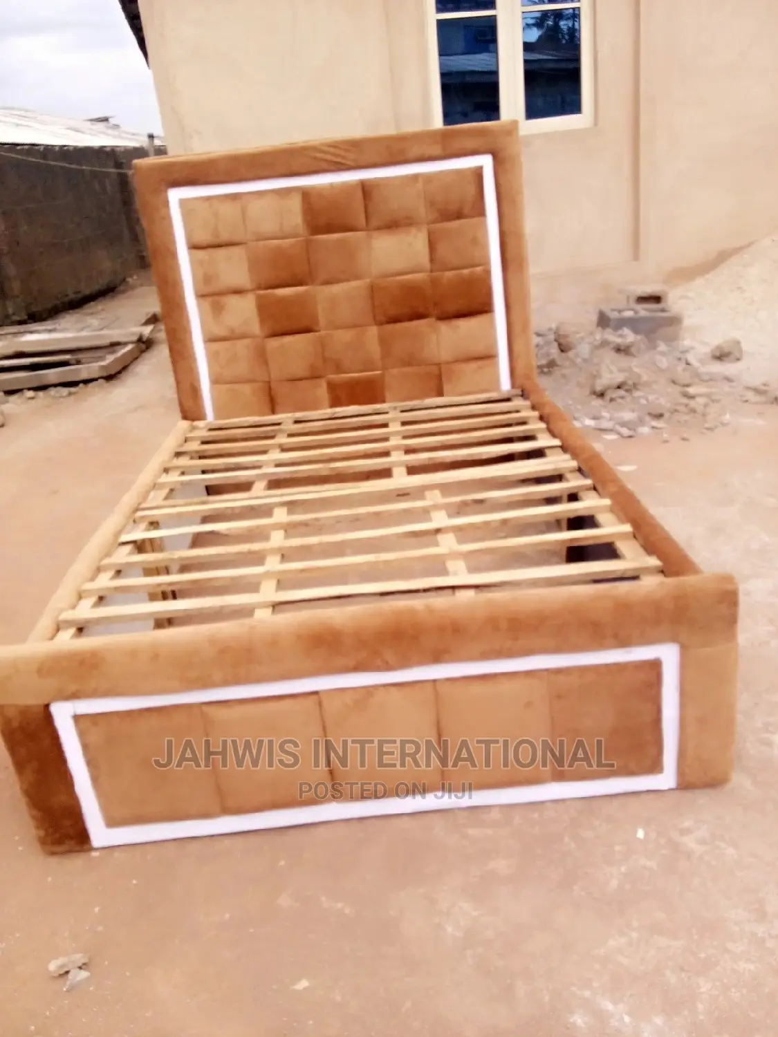 Quality 4.5 X 6ft High Back Rest Padded Bedframe.