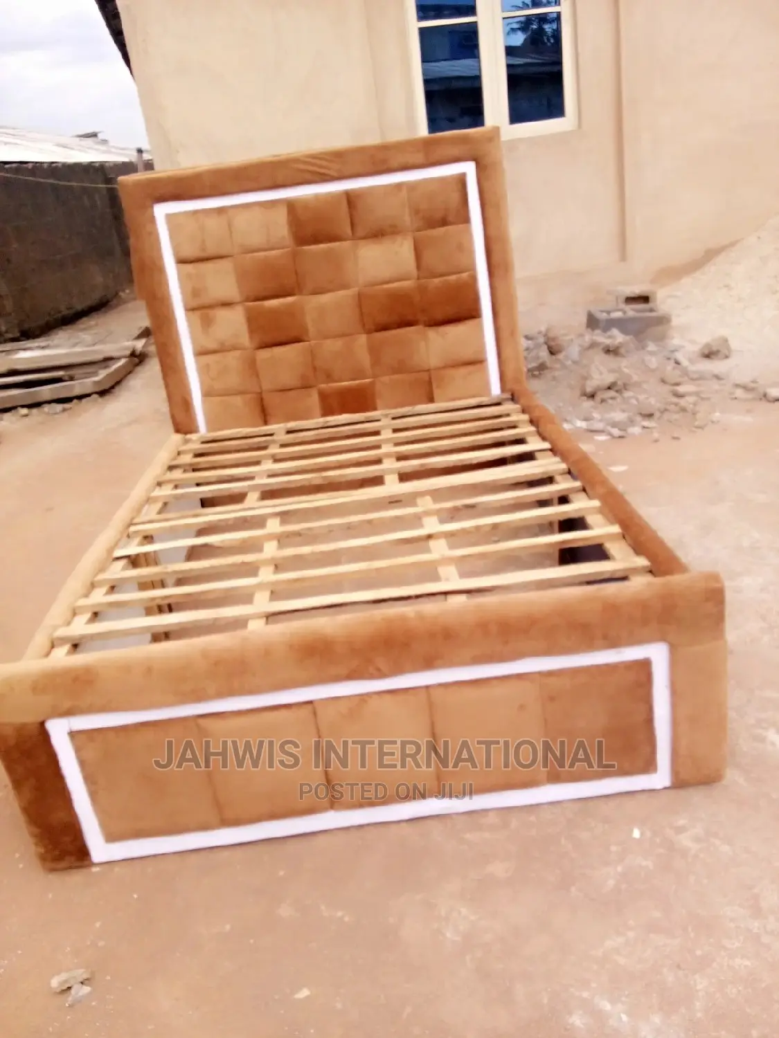 Quality 4.5 X 6ft High Back Rest Padded Bedframe.