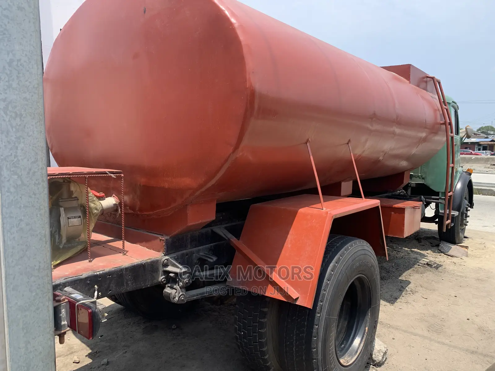 Foreign Used Mercedes - Benz 911 Water Tanker Truck