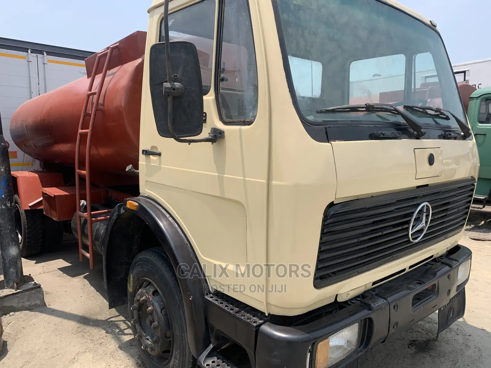 Foreign Used Mercedes Benz 1413 Water Tanker Truck.