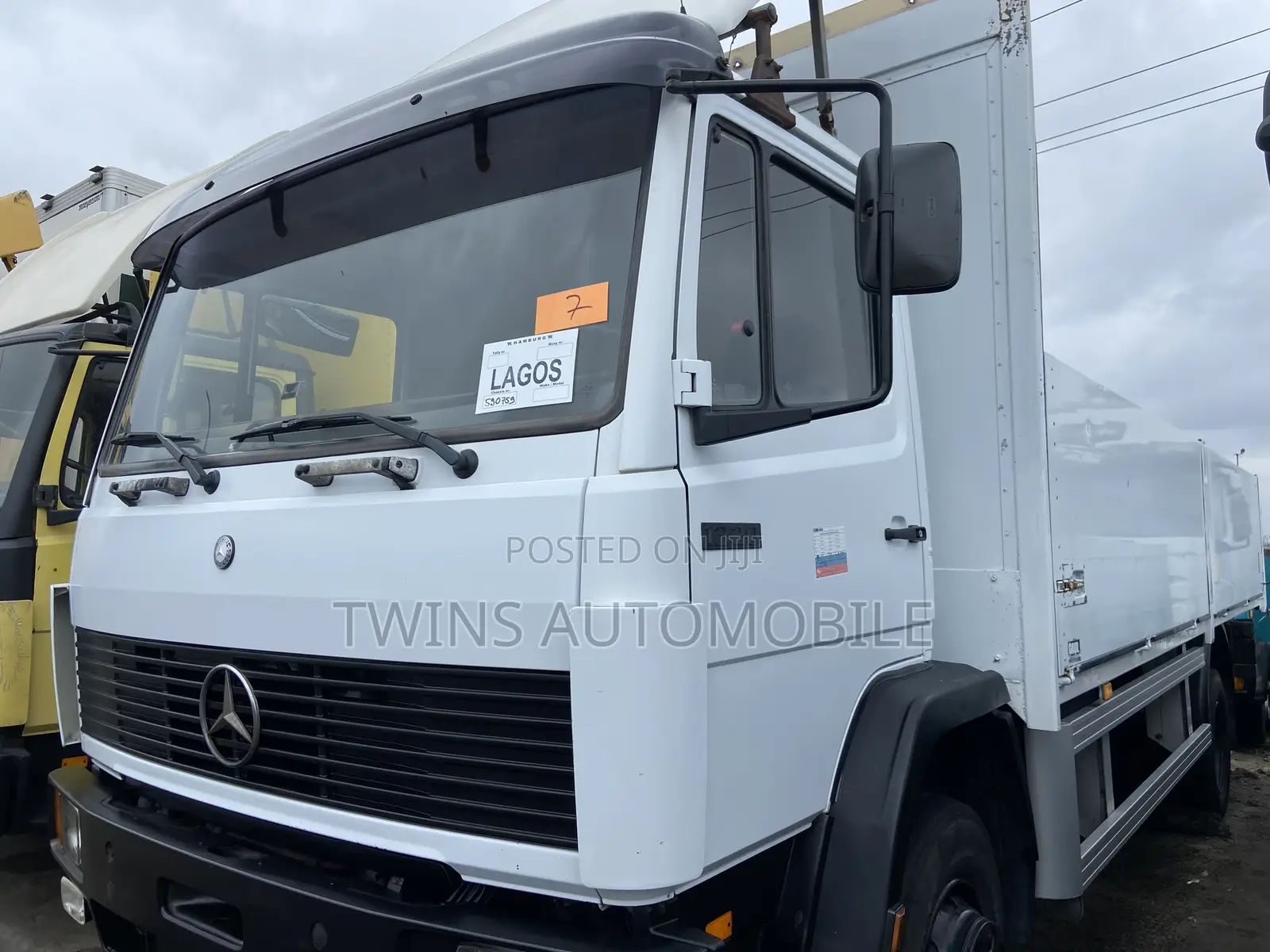 Mercedes-Benz 1320