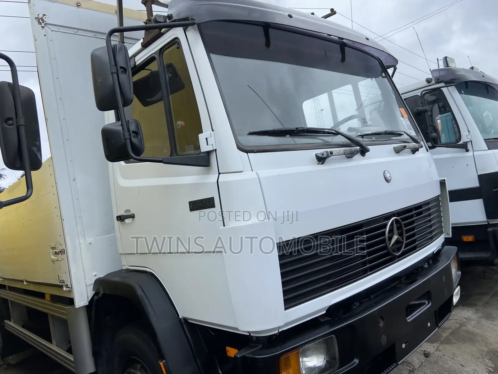 Mercedes-Benz 1320